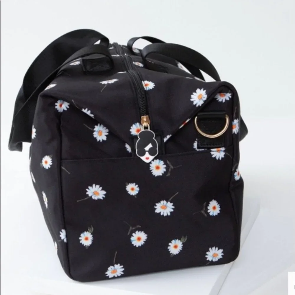 🆕 Alice + Olivia Daisy Print Duffle - Picture 2 of 6